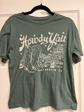 Howdy Y'all Graphic Tee - Sage Green